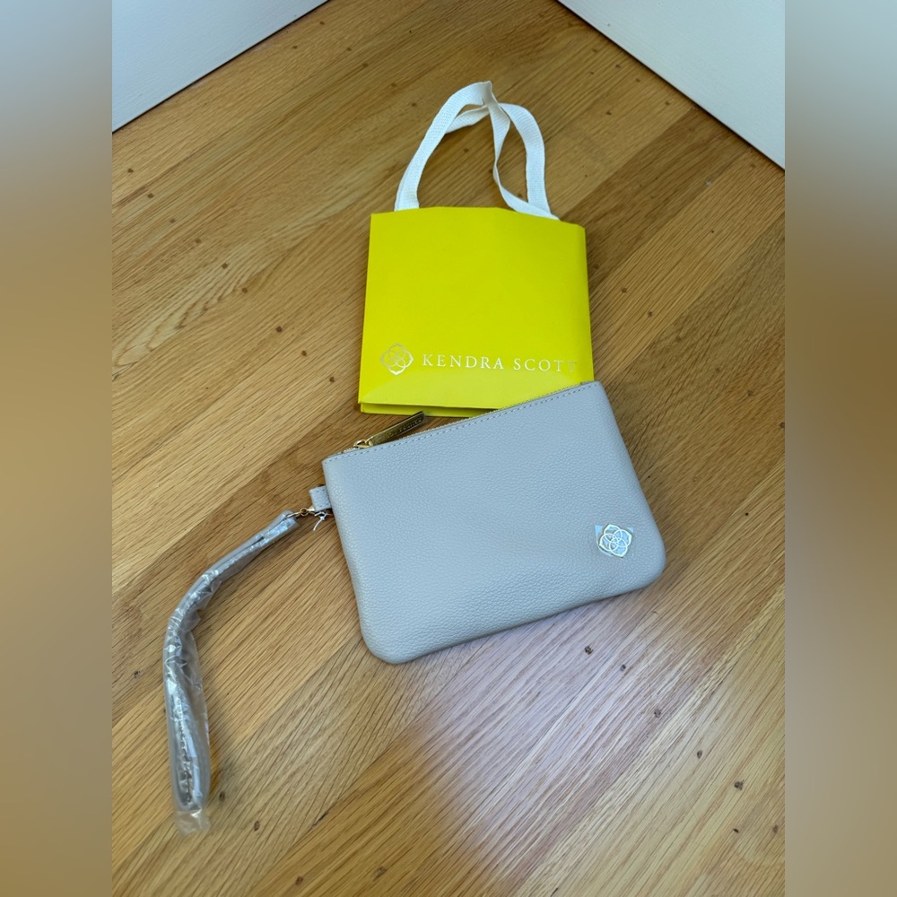 NEW Kendra Scott Wristlet